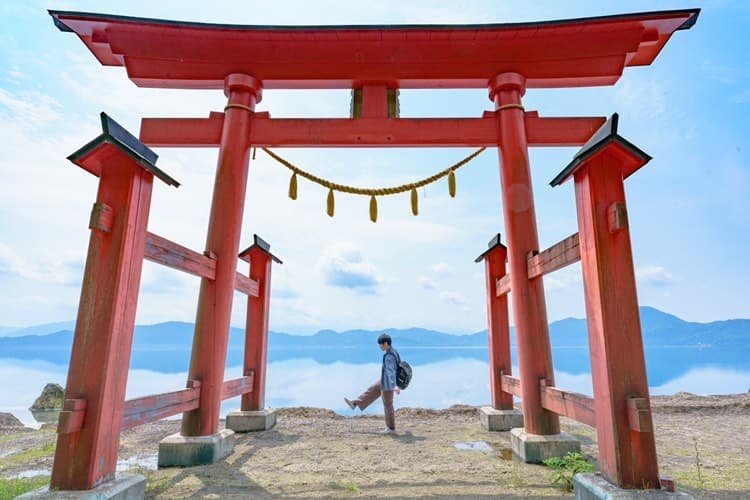 田沢湖 御座石神社